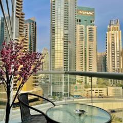 Serene Escape in Bustling Marina and JBR, Ensuite 2BR, Sky Garden Access