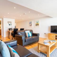 Fistral Beach Garden Apartment 3