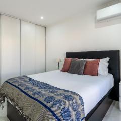 Bright 1BDR Flat in Albufeira by LovelyStay