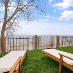 Crystal Beach Executive Waterfront Lakehouse