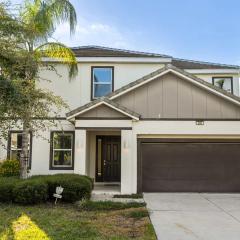Sunny Stay in Orlando - 6BR Home with Pool!