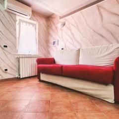 Studio apartment in Rome with a pool