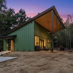 Modern Cabin Retreat Easy Drive to Canton and Tyler