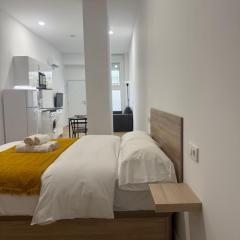 Apartamento 1 a 2 min caminando de la estación de Bus y Tren María Zambrano