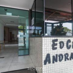 Aptos. em prédio à beira-mar na Praia do Morro - CEAs