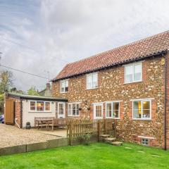 3 bed property in Sedgeford KT092