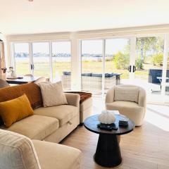 Waterfront Cottage ''The Dream'' with Private Hot Tub