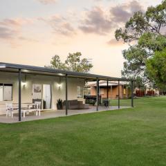 Riversands Rest Accommodation Scenic Riverfront Cottages, Paringa
