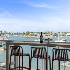 Serenity Waters Riverfront Retreat - Walk to Mooloolaba