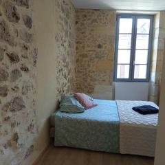 Studio cosy en pierre au cœur du vieux Langon