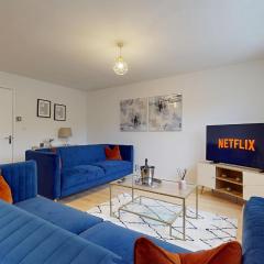 2 Bedroom House Near City Centre with Parking