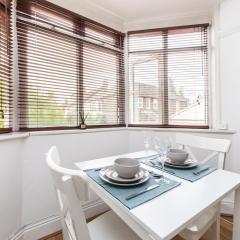 Beautiful 2 Bedroom Flat on Street Lane