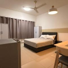 Cozy SK 1 Room 3 Pax UPM MRT
