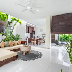 The R Villa Toba - incl. Motorbikes