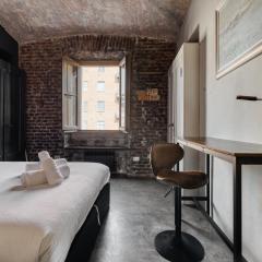 NYC-Style Industrial Apt on Navigli Milan