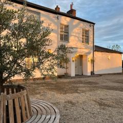 Gilbertson House-York-luxury-sleeps 7 with hot tub