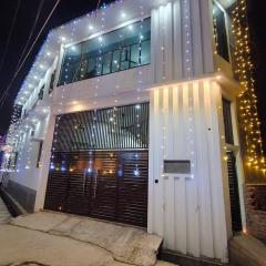 Harsh & Yash Home Stay