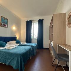 TASSIGNY à Frejus Parking et Terrasse