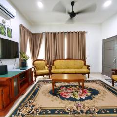 Ana Homestay Moslim only 4 airconds Wi-Fi