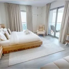 Premium 1BR Apartment on High Floor with Sunning View