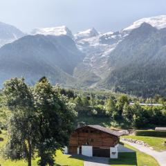 Chalet Altura- 5 Bedrooms - Jacuzzi and Sauna - By Cozee Rentals