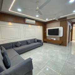 Home away from Home close to Swaminarayan Temple