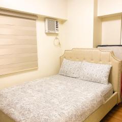 Prisma Residences - 1 Bedroom with Free Parking & Kitchen Near BGC