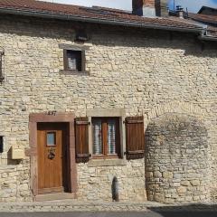 Petite maison en pierre