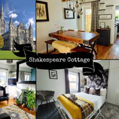 'Shakespeare Cottage' - Free Parking near Salisbury Railway Station & Walk to City