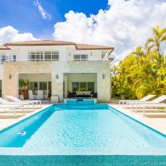 Cozy Cocotal Villa - 4BR, Private Pool, Jacuzzi, Golf View