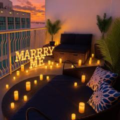 Luxury Penthouse with Balcony Bed and Bay & City View