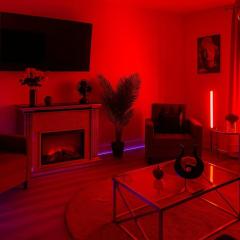 Luxury 1 Bedroom Penthouse, Bay & City Views and 1 Free Parking