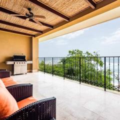 Beachfront, Sunset, & Ocean Views with Gas Grill