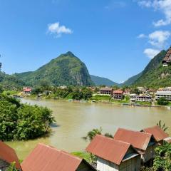 Nong Khiaw Mee Xai Sunset View
