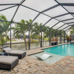 Private Poolside Lounge! Waterfront Cape Coral Gem