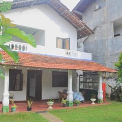 Talalla Bay Inn Beach Bungalow