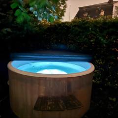 Din egen villa, spa, ude bruser, have & elbil-lader