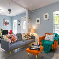 Winter Stay at Heritage Award winning home -Walk to 6th St, BBQ & Shops