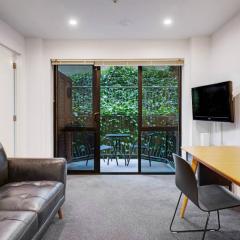 Modern CBD Abode with Lush Balcony - Parking - Gym