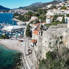 Woodpecker Digital Nomad House Montenegro