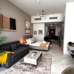 Urban Aura City Vibes l Fully Equipped Studio w Balcony l Heart of Downtown