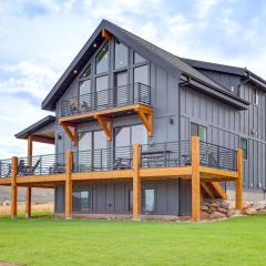 Mtn and Lake Views Family Retreat in Garden City!