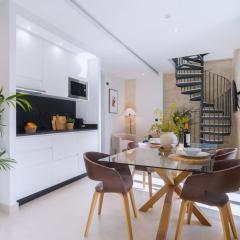 Luxurious Duplex 2Bd 2Bth over Casa Pilatos