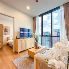 Luxury Downtown Bangkok 2BR 2BA Sky Pool Gym 5MIN Walk to Siam Paragon