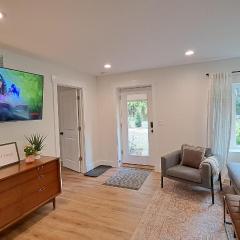 Towering Oaks Cottage