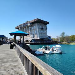 Shell Yeah! Location, Pools, Fun