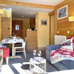 AC306 Spacieux T2 skis aux pieds coeur Menuires