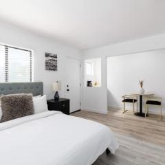 Sunny Studio in the Heart of Venice - B