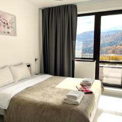Colina Blossom Retreat - Balcony & Forest View