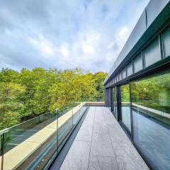 Luxury 3 Bedroom Penthouse Apartment